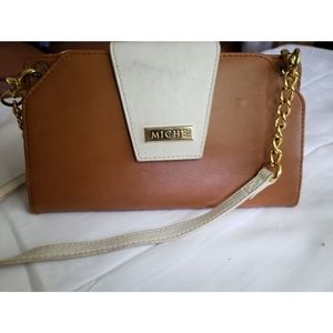 ⭐ Miche Crossbody wallet